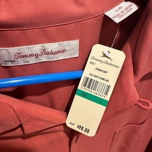Tommy Bahama 100% silk men’s short new with Tag